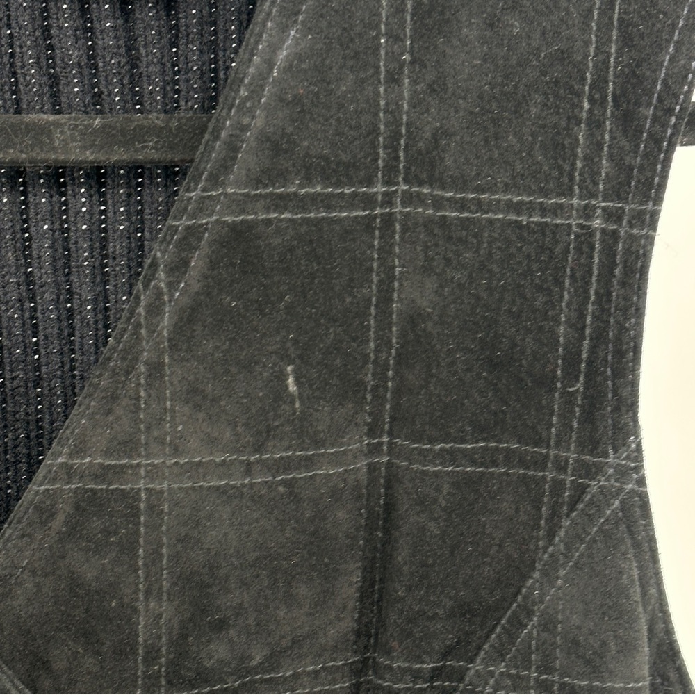 Women’s Large Black Suede Knit Button-Up Vest Monochrome Contemporary - Picture 2 of 9